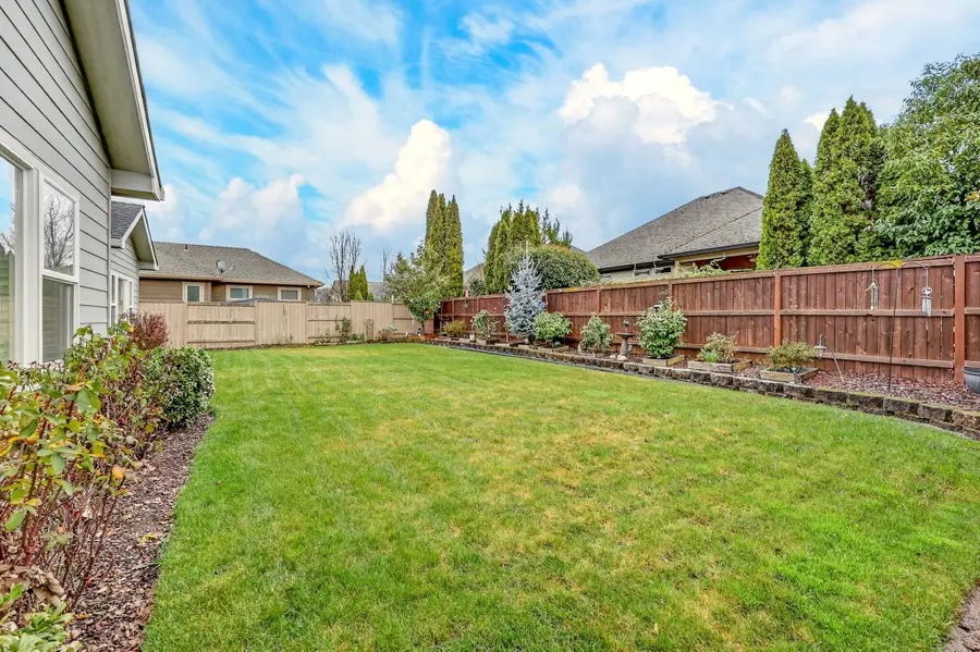 988 Pumpkin Ridge, Eagle Point, OR 97524 - #3