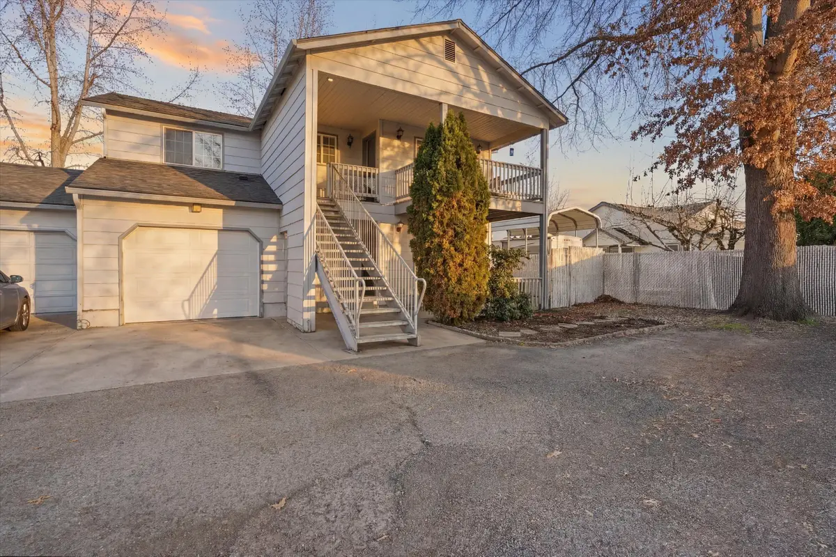 512 Village Drive, Central Point, OR 97502 - #1