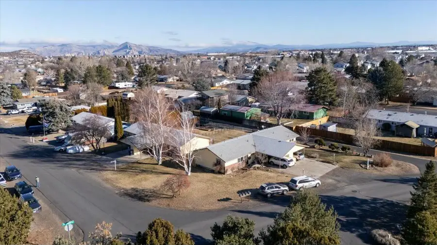 2080 NW 12th Street, Redmond, OR 97756 - #3