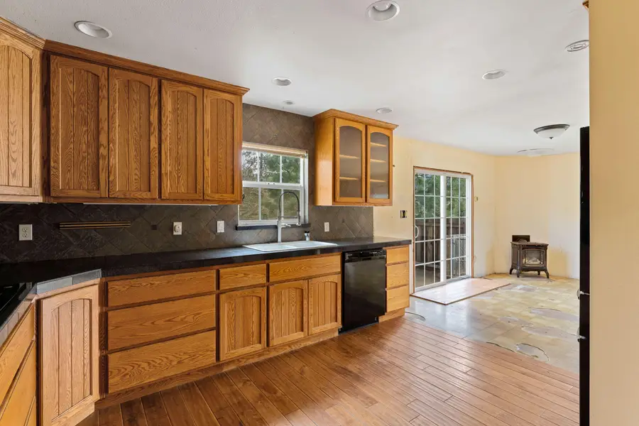 7511 Hugo Road, Grants Pass, OR 97526 - #3