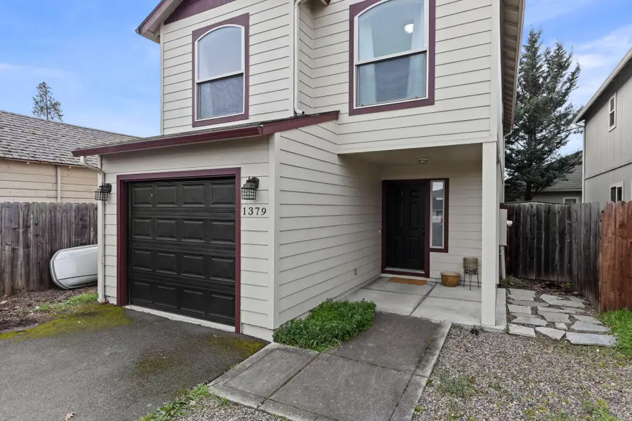 1379 Circle Wood Drive, Central Point, OR 97502 - #2