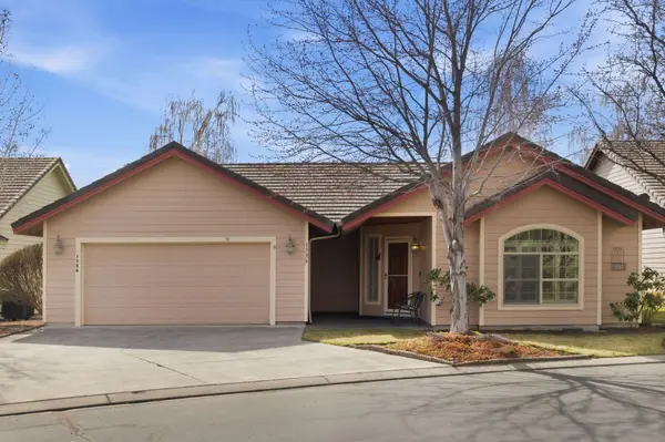 1736 NW Nickernut Place, Redmond, OR 97756