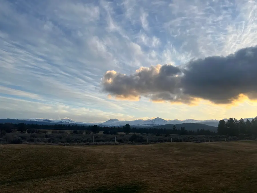 481 W Hope Avenue, Sisters, OR 97759 - #3