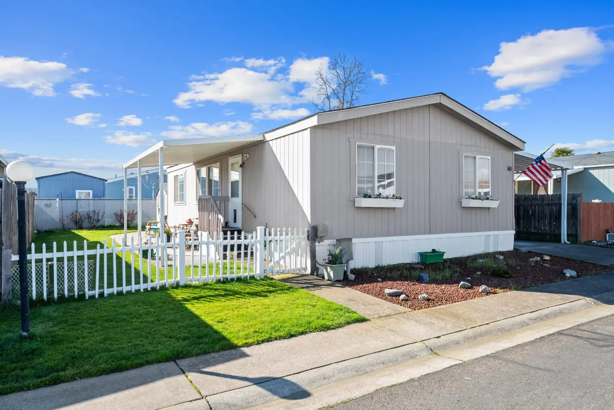1570 S Peach Street #SPC 65, Medford, OR 97501 - #1