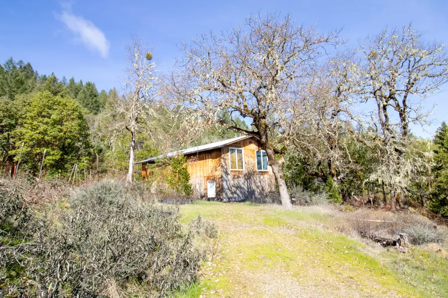 252 Warren Road, Cave Junction, OR 97523 - #2