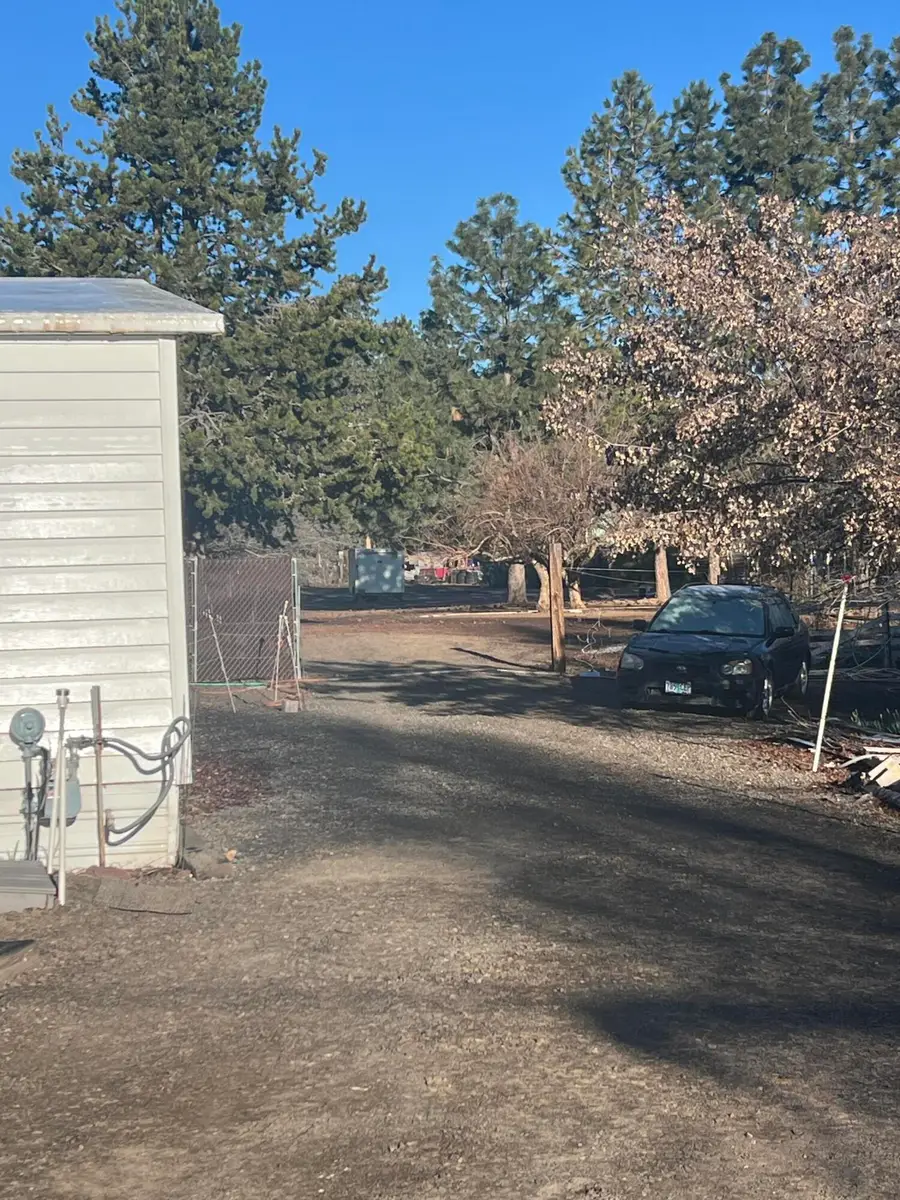 9810 Puckett Lane, Klamath Falls, OR 97601 - #3