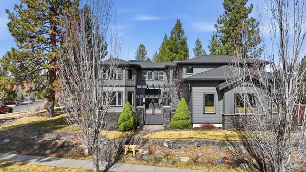 2538 NW Hosmer Lake Drive, Bend, OR 97702