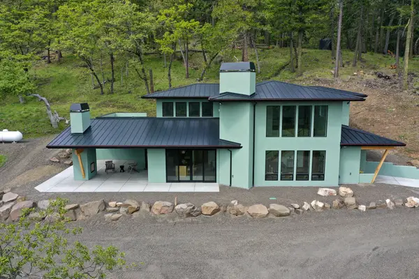 8612 Or-66, Ashland, OR 97520