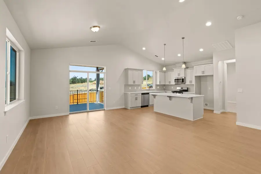 136 Valemont Drive #13, Eagle Point, OR 97524 - #2