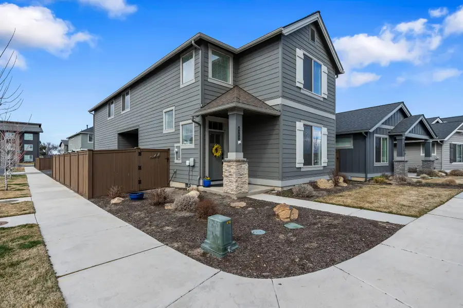 4649 SW 36th Street, Redmond, OR 97756 - #2