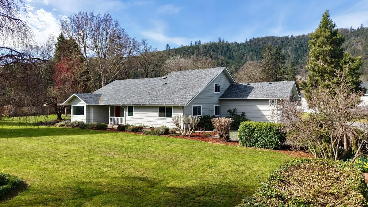 9401 Old Stage, Central Point, OR 97502 - #1