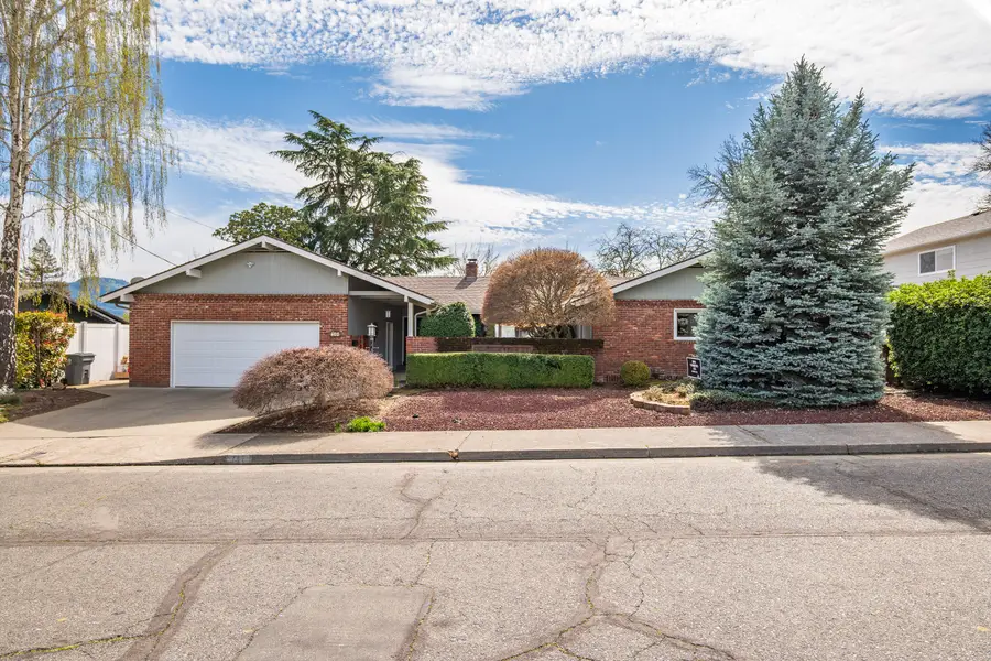 711 NW Amelia Drive, Grants Pass, OR 97526 - #3