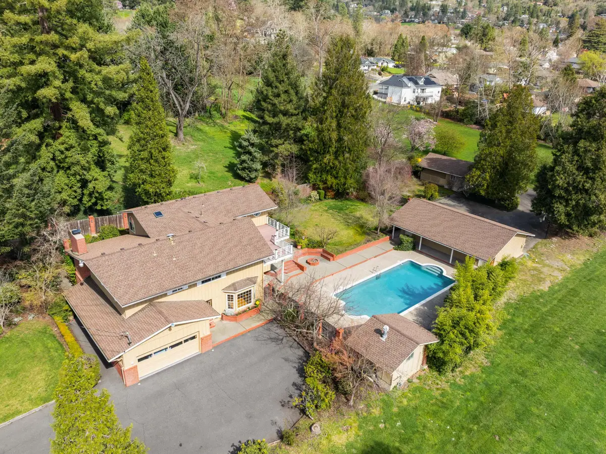 1345 NE 9th Street, Grants Pass, OR 97526 - #1