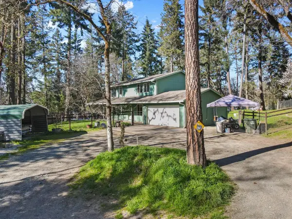 1438 Summit Loop, Grants Pass, OR 97527