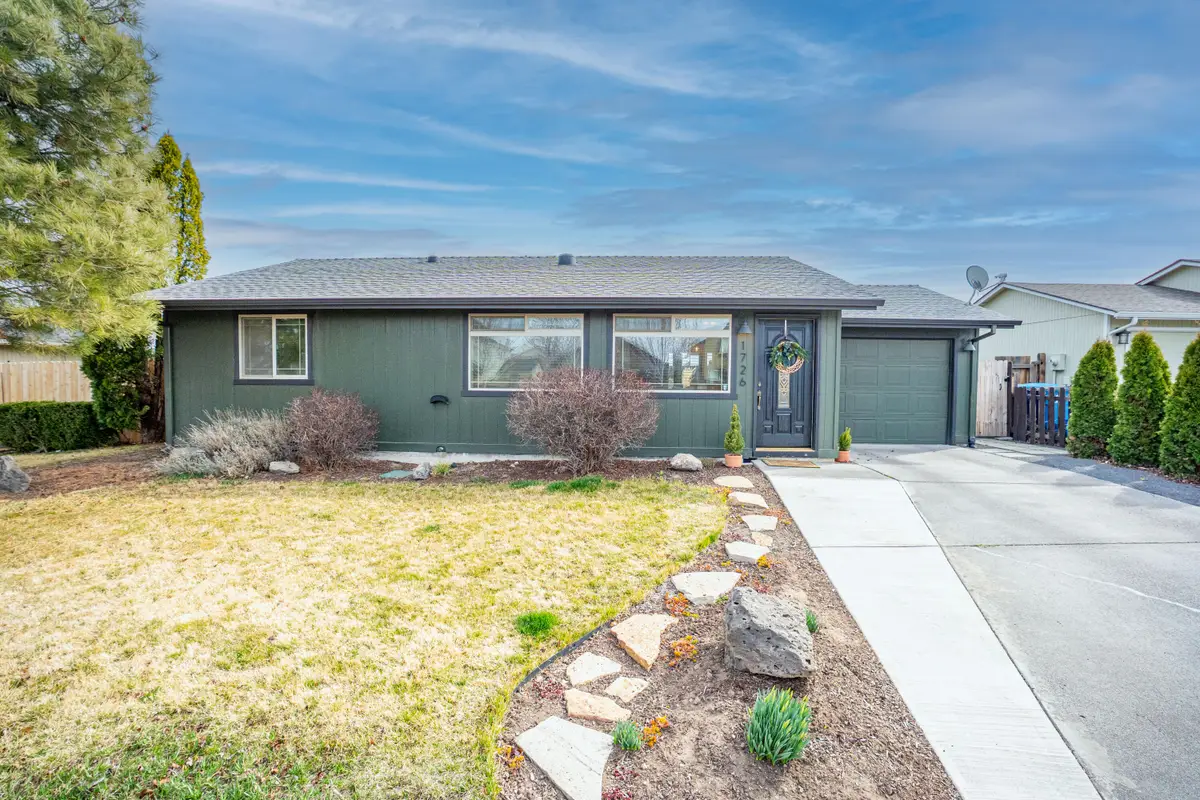 1726 SW 35th Street, Redmond, OR 97756 - #1