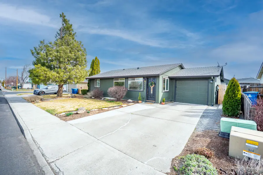 1726 SW 35th Street, Redmond, OR 97756 - #2