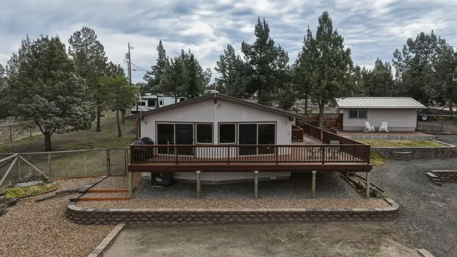 9427 SW Shad Road, Terrebonne, OR 97760 - #2