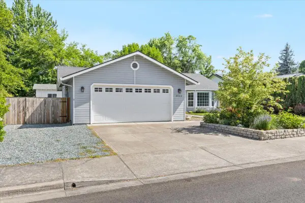 3073 Ruby Drive, Medford, OR 97504