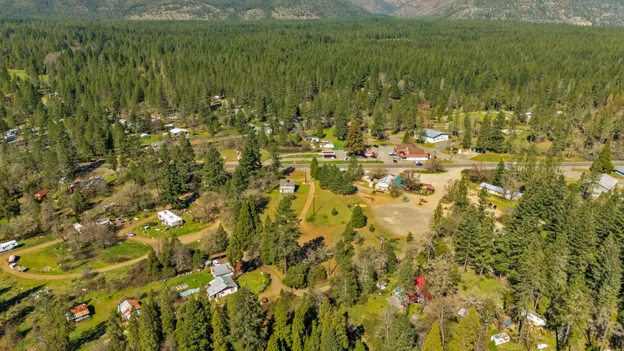 33105 Redwood Highway, Cave Junction, OR 97523 - #2