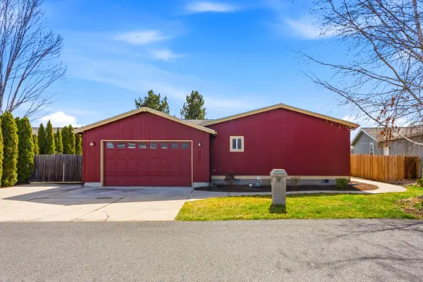 658 NE Shoshone Drive, Redmond, OR 97756