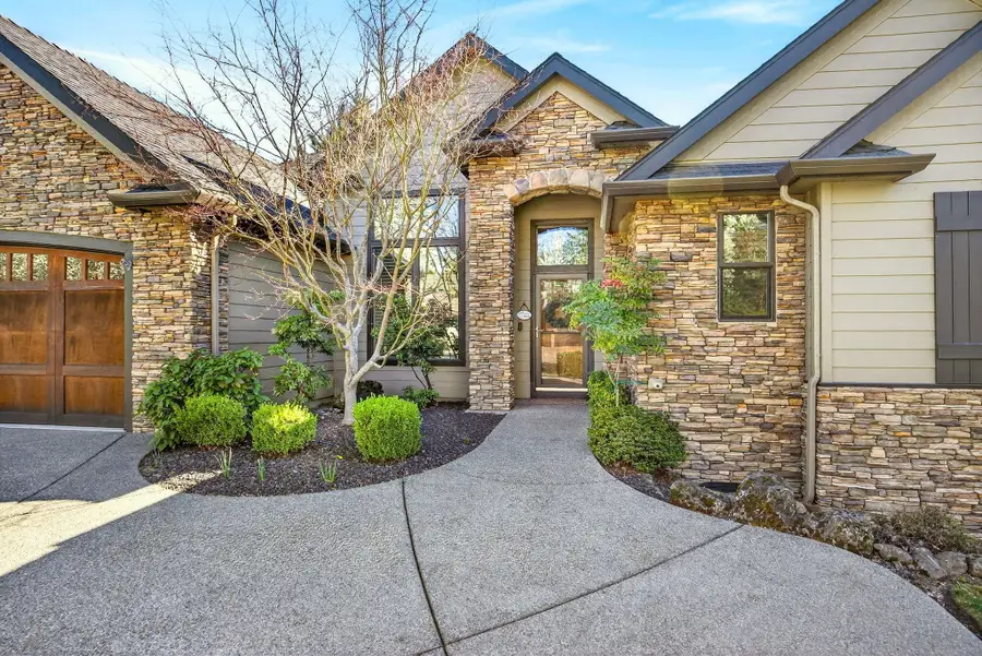 3874 Cherry Lane, Medford, OR 97504 - #3