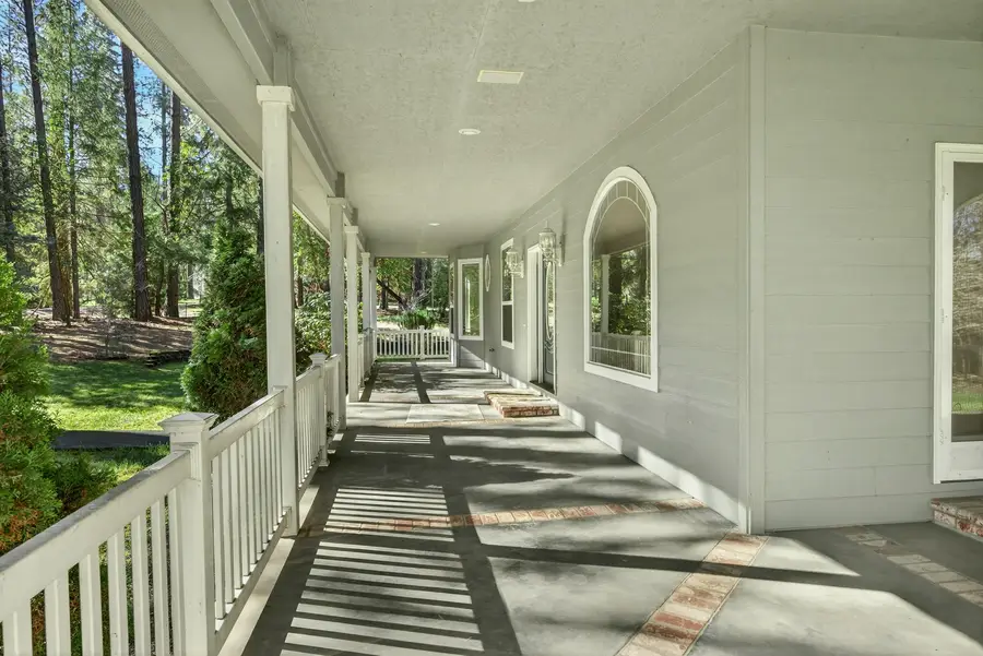 150 Ridgefield Road, Grants Pass, OR 97527 - #2