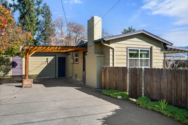 100 Christian Avenue, Talent, OR 97540