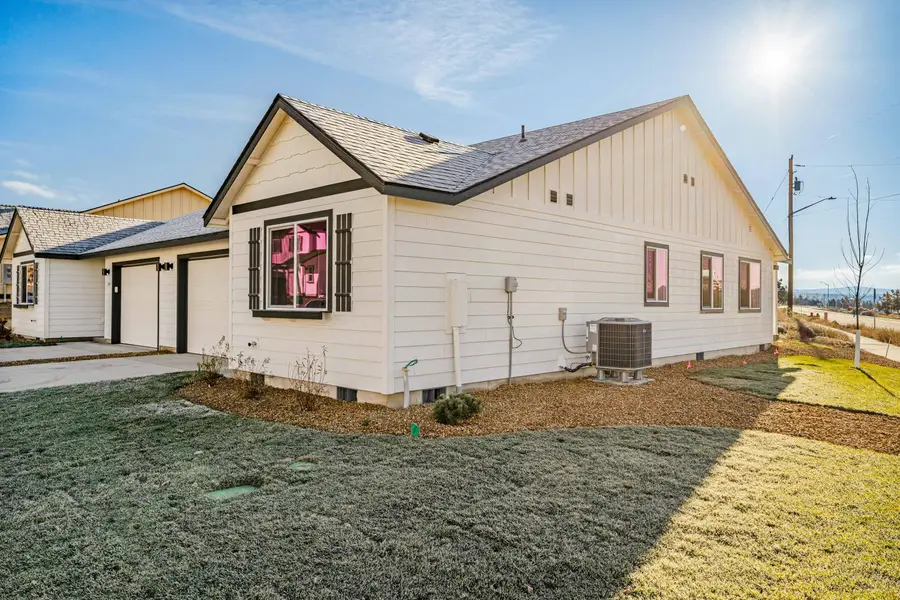 515 SE Polaris Street #Lot 43, Madras, OR 97741 - #2