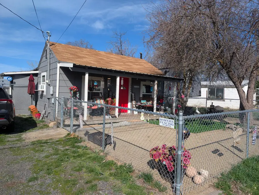 1944 Gary Street, Klamath Falls, OR 97603 - #2