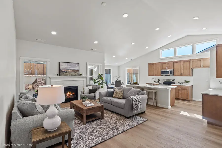 3099 Mt. Thielsen Drive #66, Medford, OR 97504 - #3