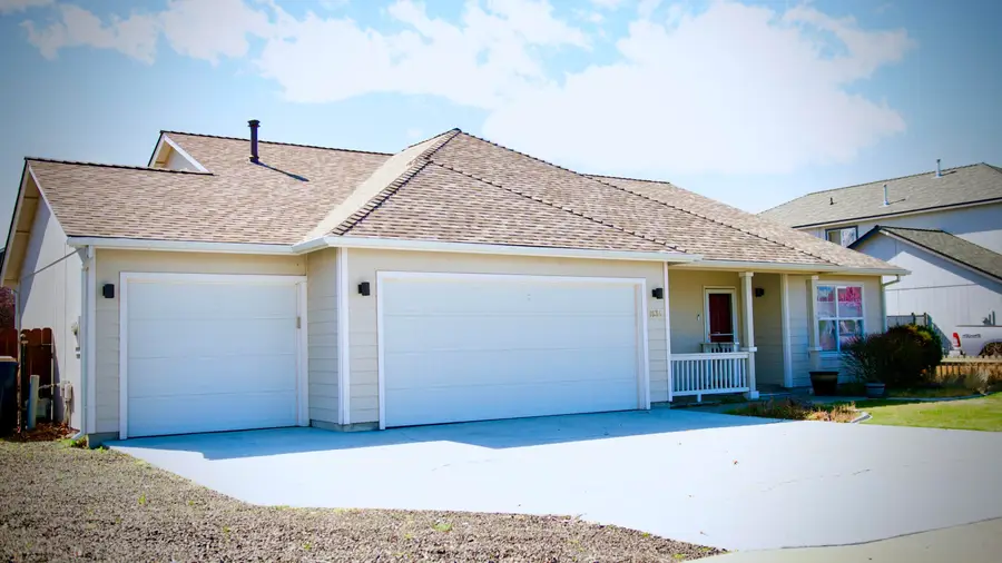 1634 NW Teak Avenue, Redmond, OR 97756 - #2