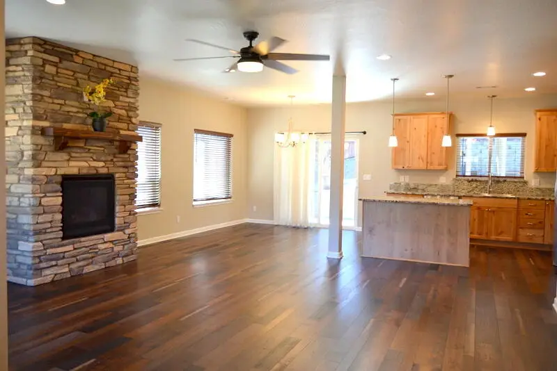 915 NW Bishop Street, Grants Pass, OR 97526 - #2