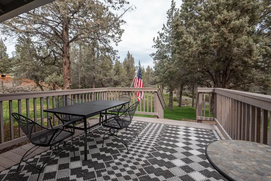 905 SW Burns Lane, Madras, OR 97741 - #3