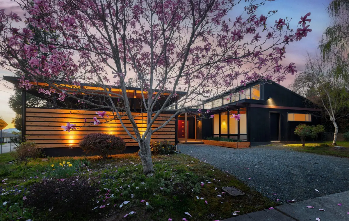 1440 NE 10th Street, Grants Pass, OR 97526 - #1