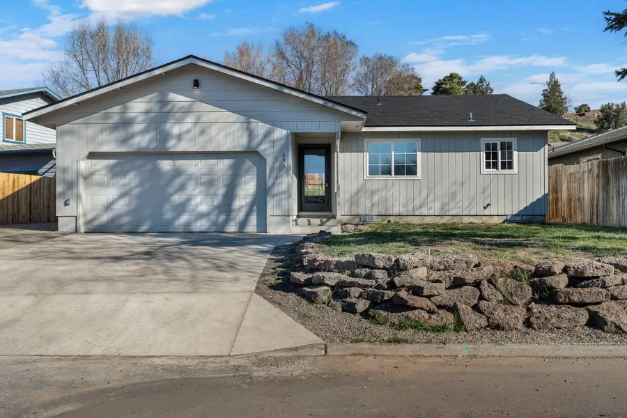 695 NE 8th Street, Prineville, OR 97754 - #2