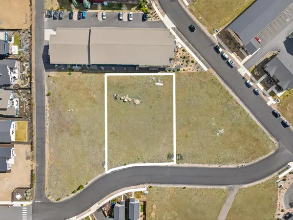 1052 N Jantzen Lane #Lot 7, Sisters, OR 97759