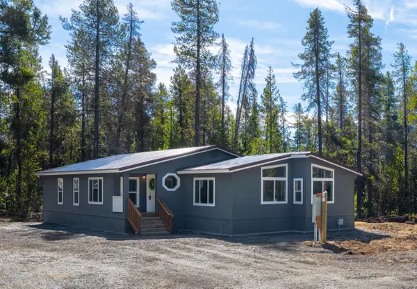 17717 Highway 58, Crescent Lake, OR 97733