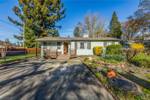 22 SW Elm Street, Grants Pass, OR 97526