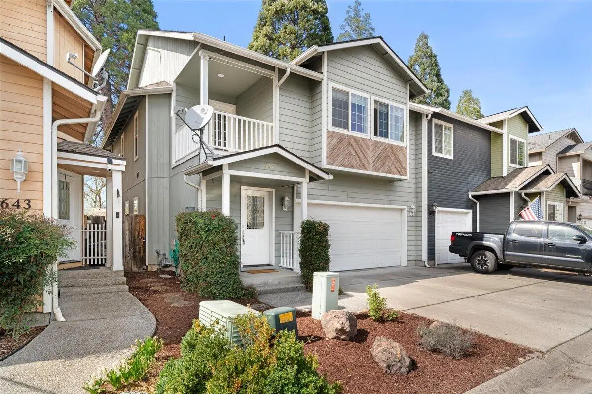 647 Shadow Way, Central Point, OR 97502 - #1