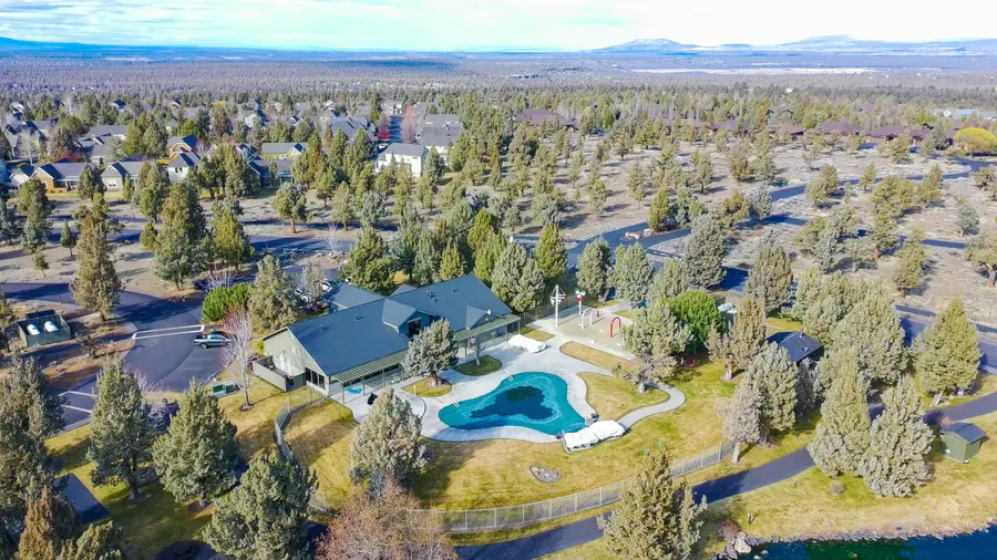 11110 Village Loop, Redmond, OR 97756 - #2