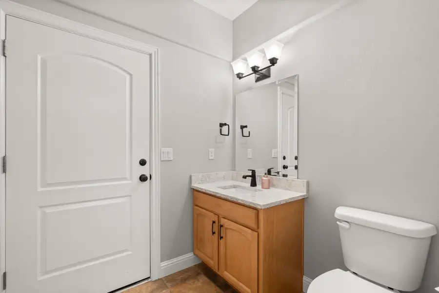 1868 NW F Street, Grants Pass, OR 97526 - #3