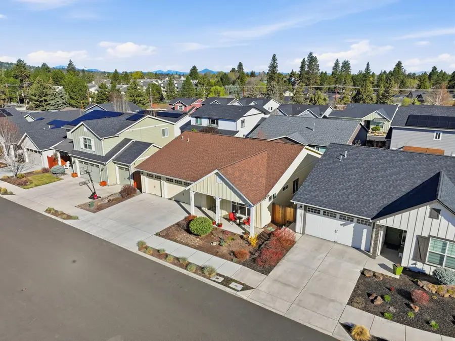 1227 NE Hoover Loop, Bend, OR 97701 - #3