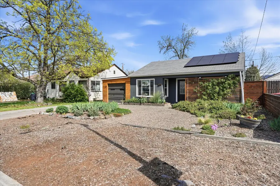 917 Grant Avenue, Medford, OR 97501 - #3