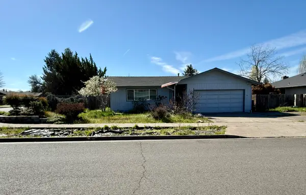 2084 Temple Drive, Medford, OR 97504