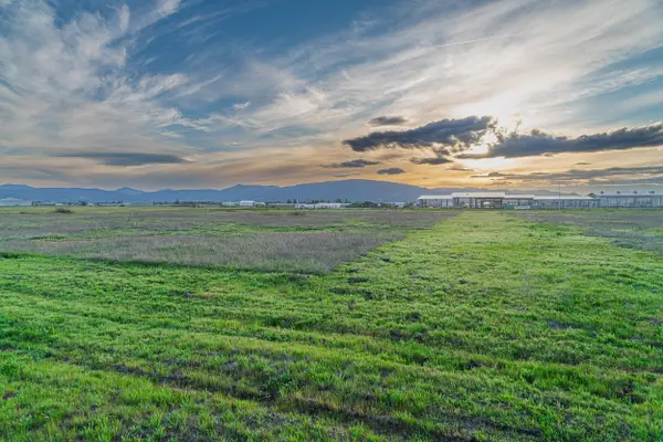 4676 Industry Drive, Medford, OR 97502