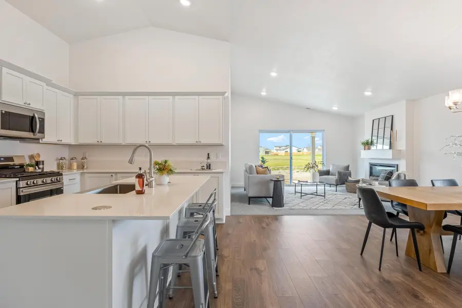 363 NW Monte Vista Avenue #05, Madras, OR 97741 - #3