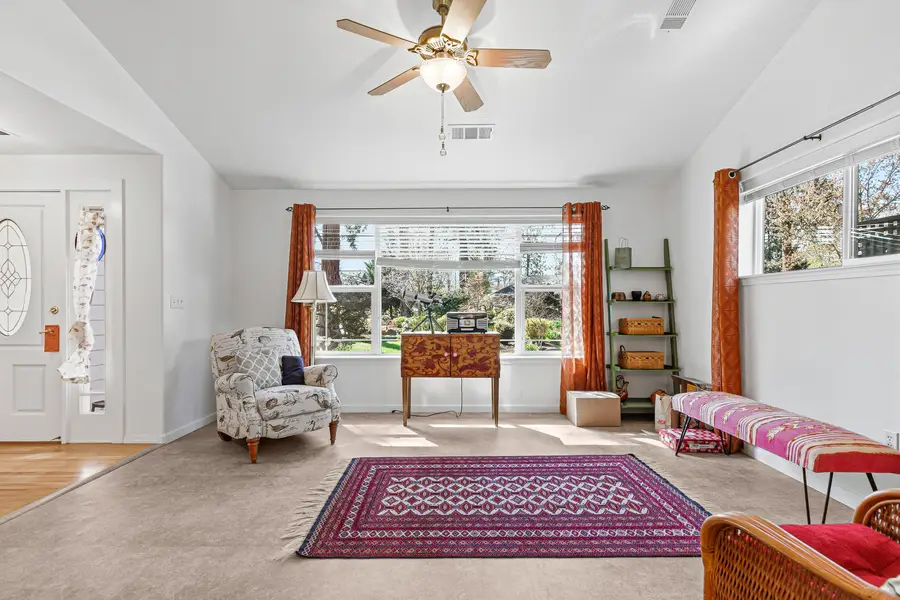 130 Rhonda Lane, Phoenix, OR 97535 - #3