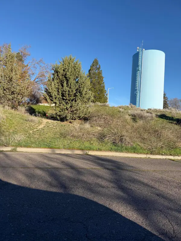 0 Academy Avenue #Lot 3 & 4, Klamath Falls, OR 97601