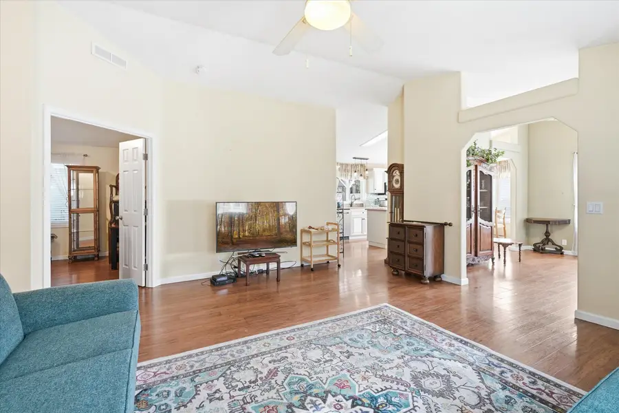 156 NW Wrightwood Circle, Grants Pass, OR 97526 - #3