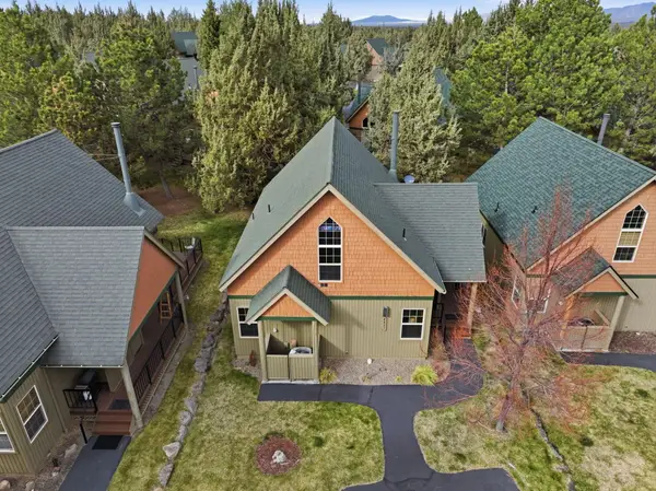 8831 Cliff Swallow Drive, Redmond, OR 97756